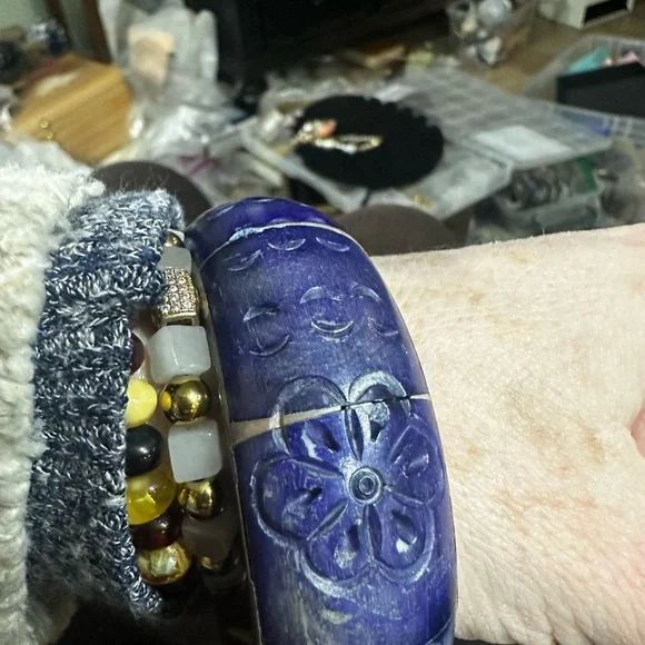Bone Blue Floral Bangle Bracelet - Picture 11 of 12
